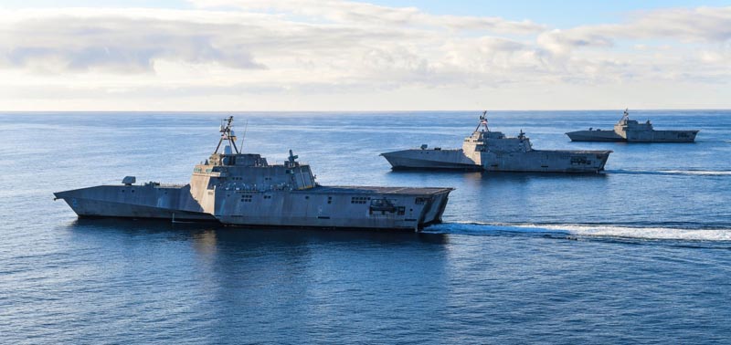 The littoral combat ships Independence, Manchester and Tulsa sail the Eastern Pacific. (MC Shannon Renfroe/U.S. Navy)