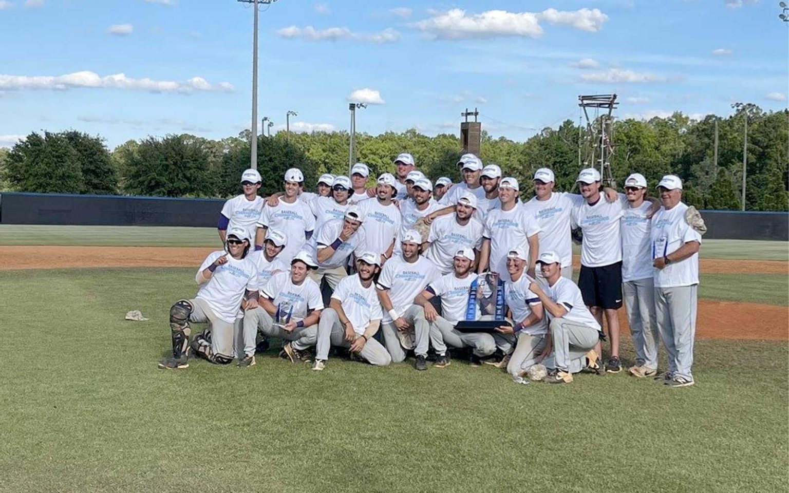 SHC Baseball Team Wins SIAC Title