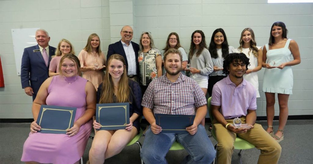 USA, Baldwin County Students Awarded Scholarships