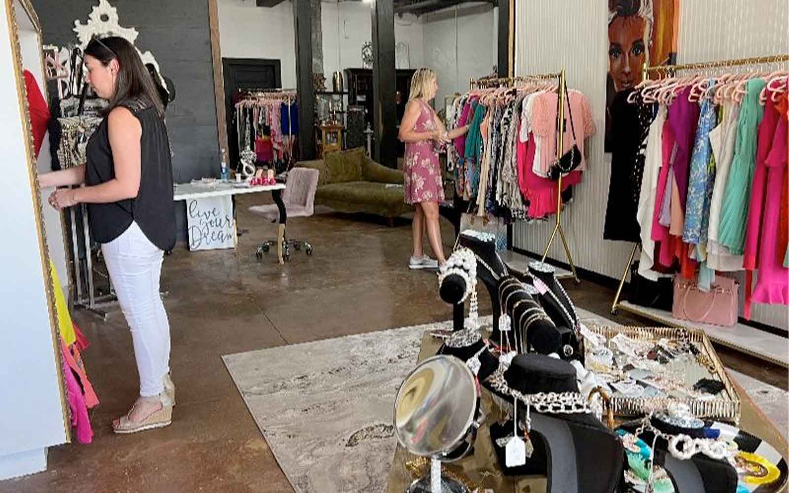 Vogue Boutique Now Open In Downtown Mobile