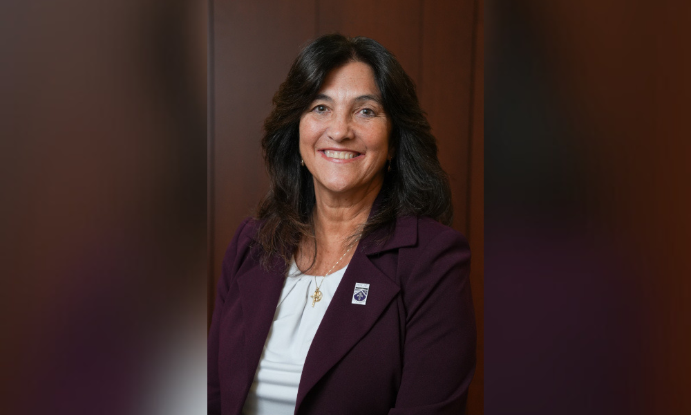 spring Hill College renews van brunt's contract