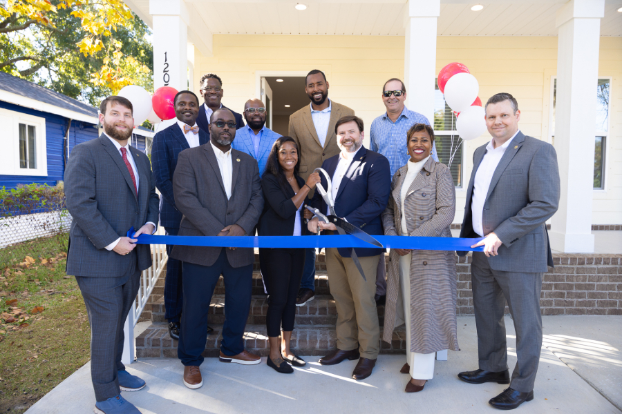 MOBILE CELEBRATES FIRST NEW HOME IN CAMPGROUND NEIGHBORHOOD