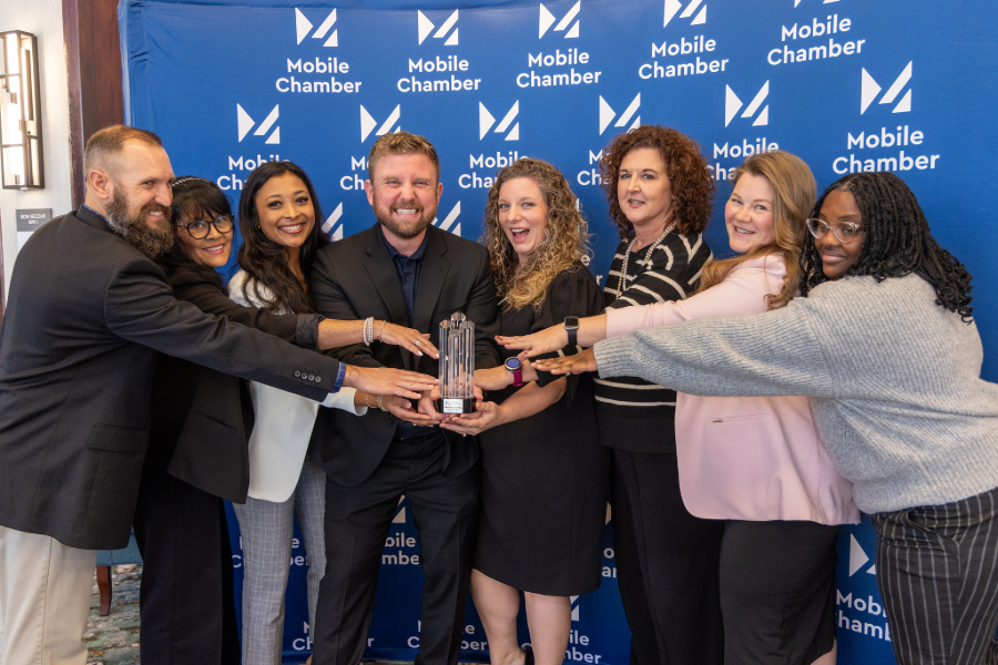 BAY LANDSCAPING NAMED MOBILE CHAMBER SMALL BUSINESS OF THE YEAR