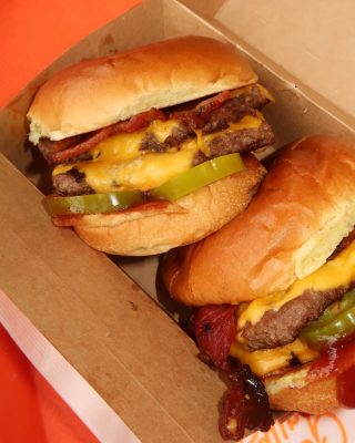 Smalls Sliders Signs Multi-Unit Deal For Mobile