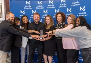 BAY LANDSCAPING NAMED MOBILE CHAMBER SMALL BUSINESS OF THE YEAR