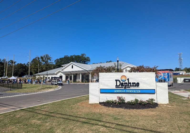 DAPHNE ANIMAL SHELTER OPENS