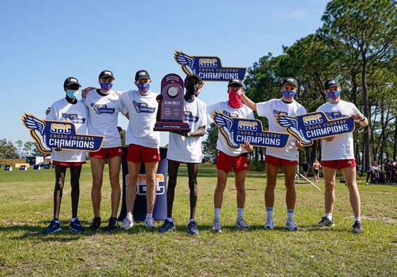 Jags Cross-Country Men Win, Women Place at Championship