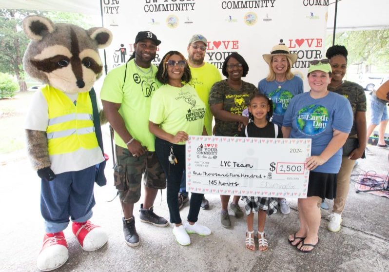 LOVE YOUR COMMUNITY TEAMS RECEIVE $9,000 IN GRANTS