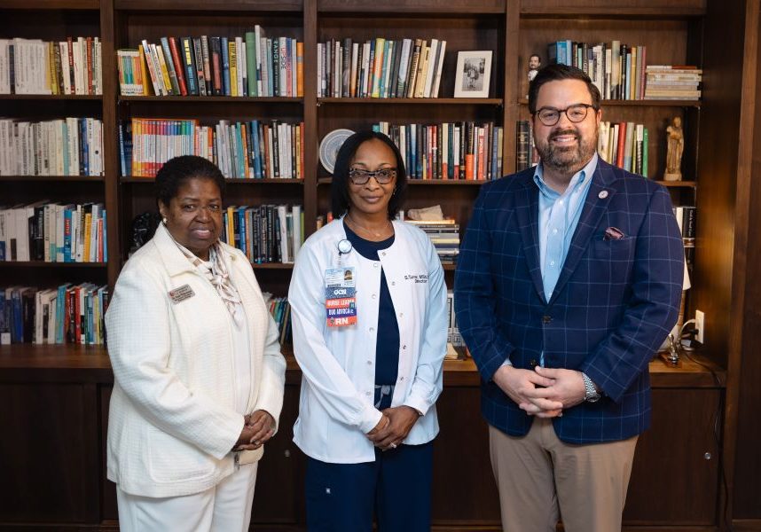 UM’S WILLIS RECEIVES BOYKIN MEDAL OF EXCELLENCE