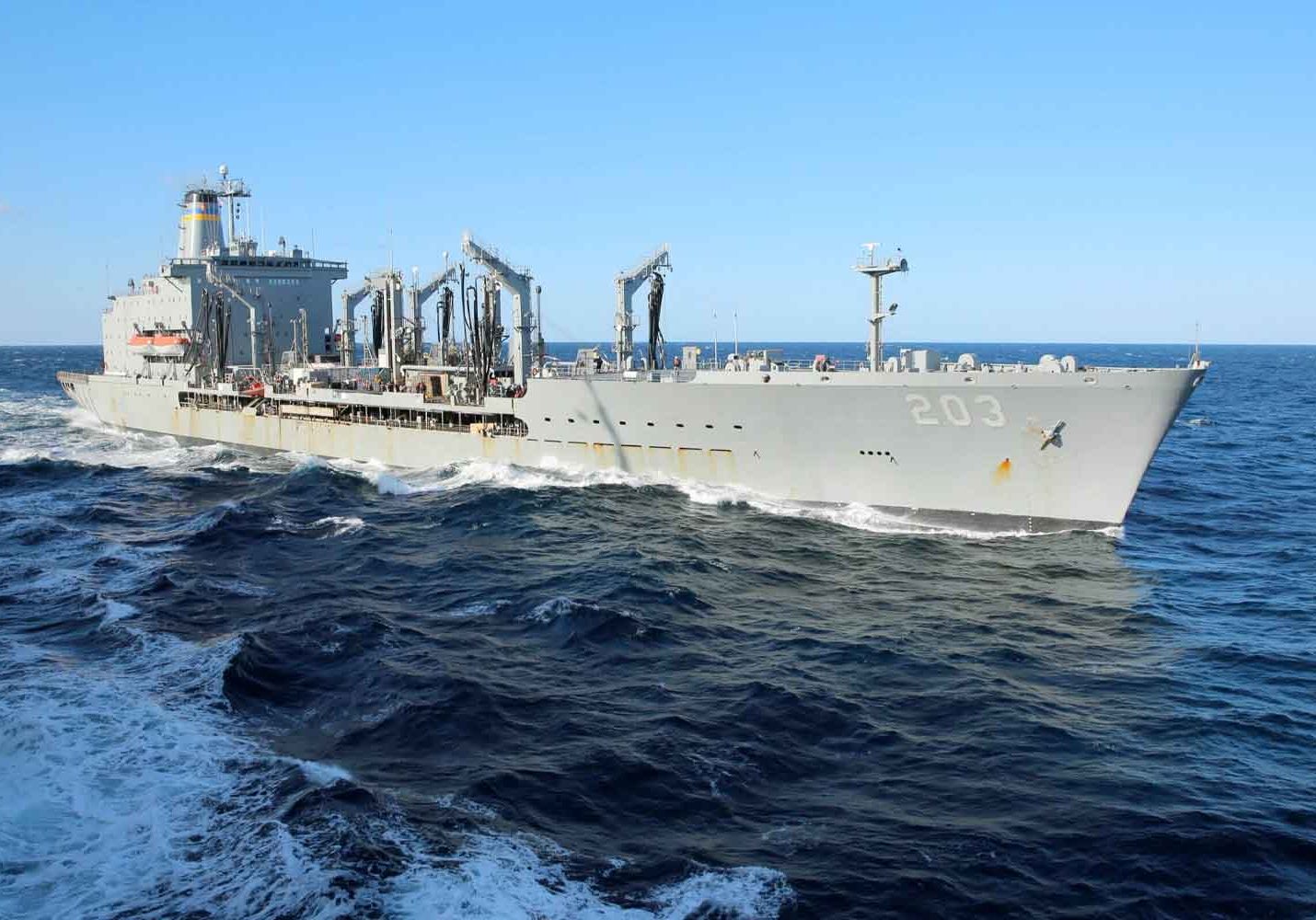 Shipyard Wins Navy Contract
