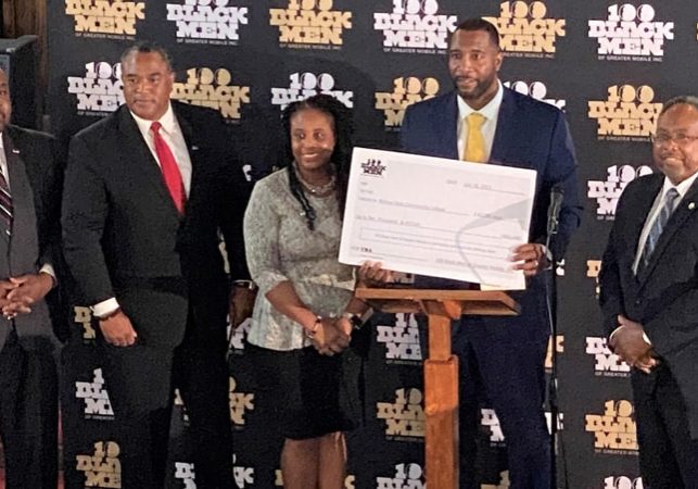 USA, 100 Black Men Award Scholarship To Three